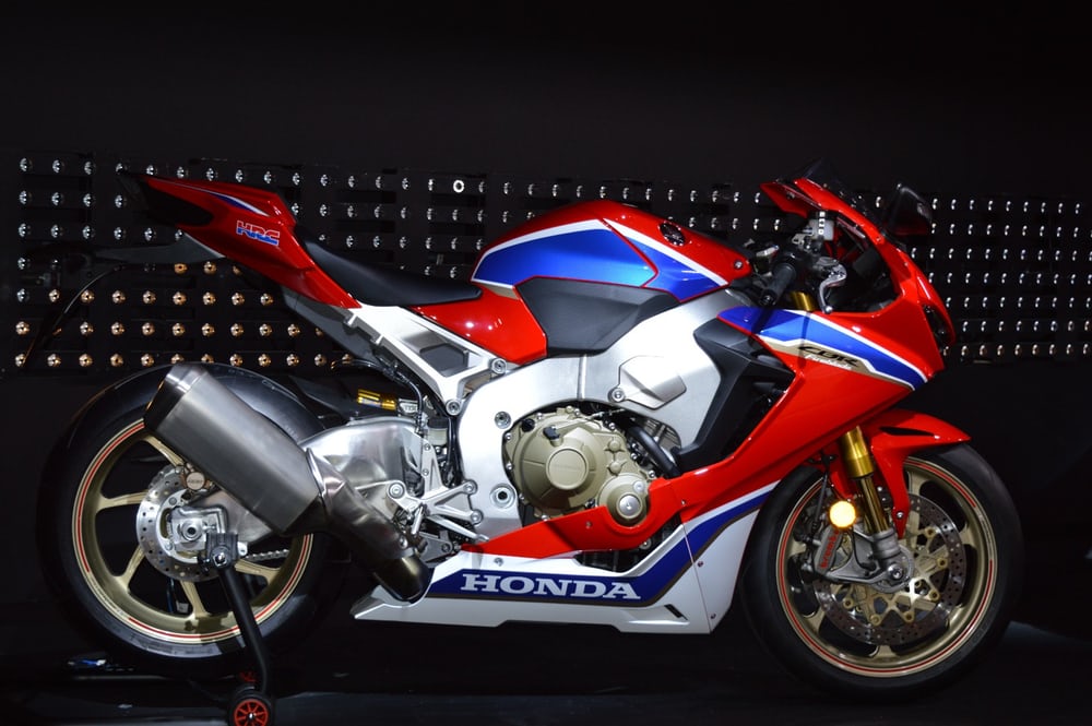 CBR 1000 2017  - Page 4 Honda-11