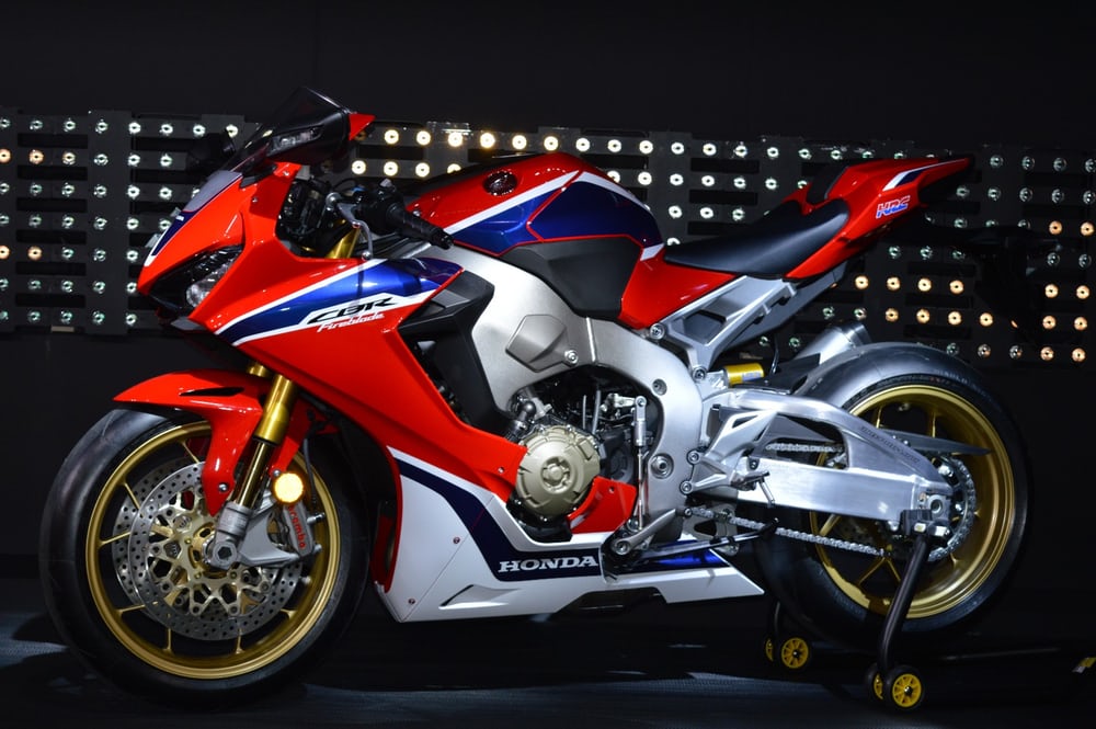 CBR 1000 2017  - Page 4 Honda-12