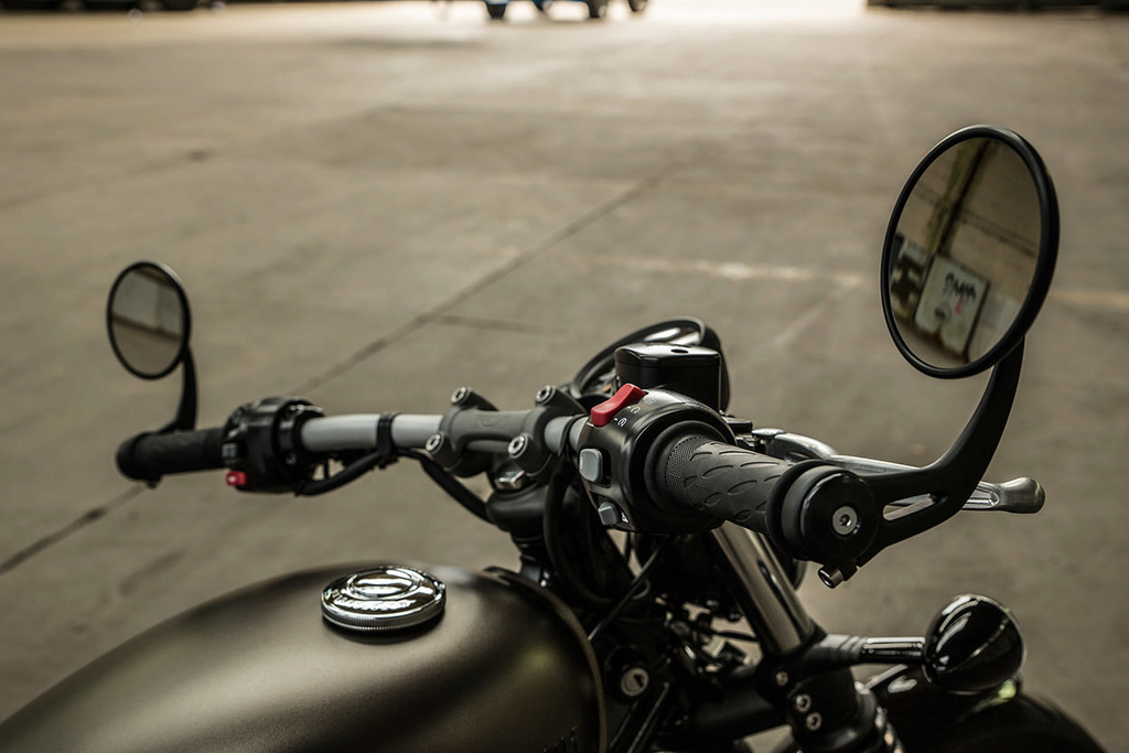 Triumph 1200 BobbeR New-tr17