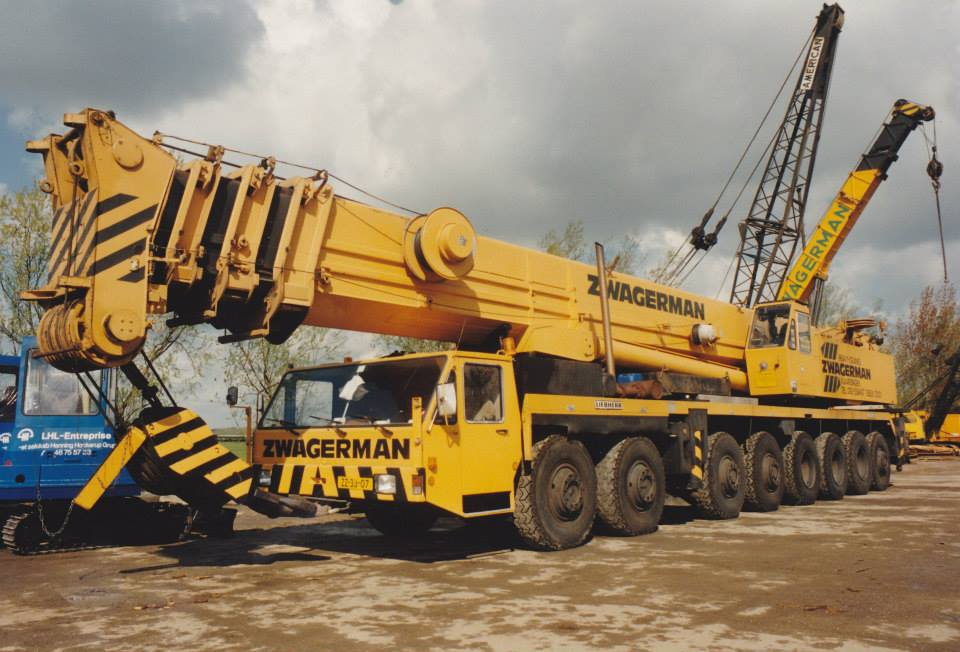 Les grues anciennes de LIEBHERR - Page 2 Lt120010