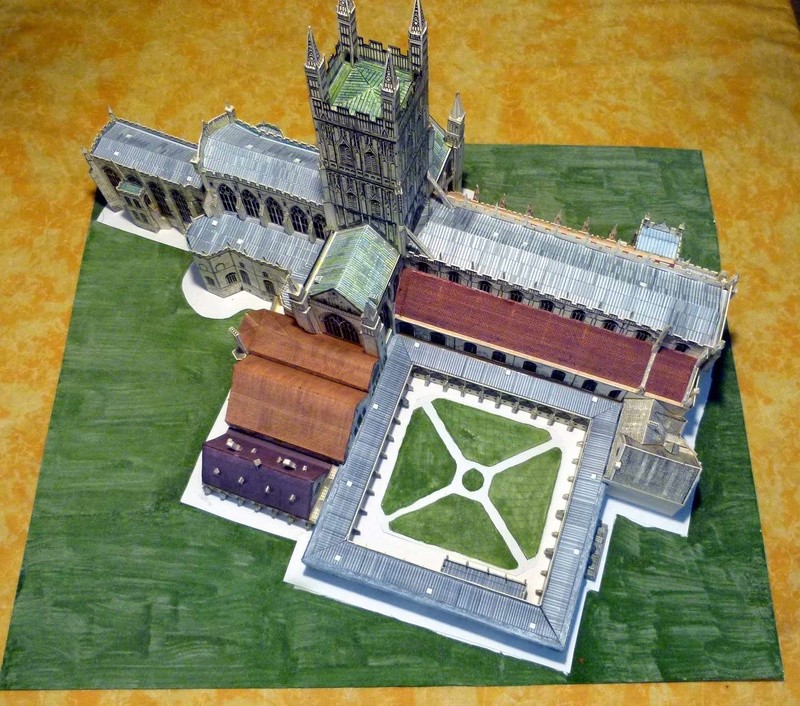 Fertig - Gloucester Cathedral 1:240 von Rupert Cordeux gebaut von Adolf Pirling - Seite 2 Ende-011