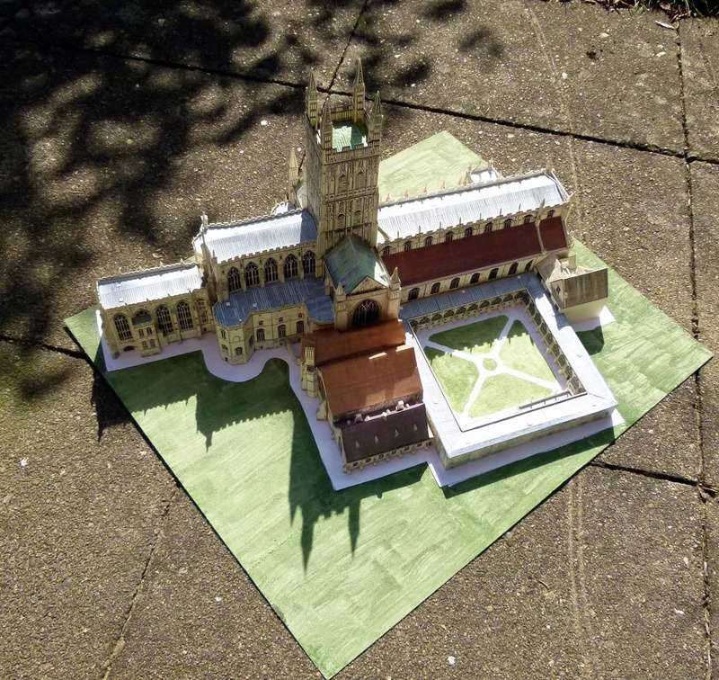 Fertig - Gloucester Cathedral 1:240 von Rupert Cordeux gebaut von Adolf Pirling - Seite 2 Ende-113