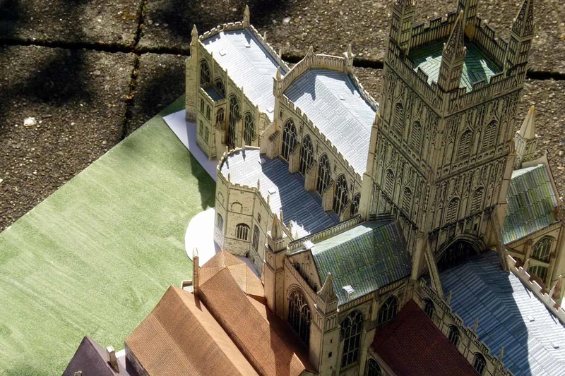 Fertig - Gloucester Cathedral 1:240 von Rupert Cordeux gebaut von Adolf Pirling - Seite 2 Ende-117