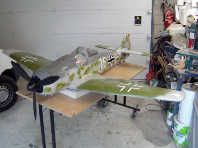 Le Focke-Wulf 190  ( 16 blanc ) en phase de finition !  Imag0026