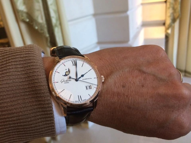 News : C'est beau Glashütte Original Senator Excellence Panorama Date Moon Phase Sans_t10