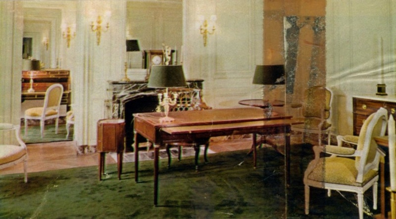 gaulle - Expo au Grand Trianon : De Louis XIV à Charles de Gaulle - Page 3 Img08610