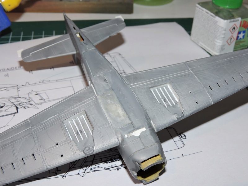 [AIRFIX reboîté par HELLER] Skyraider USAF : TERMINE - Page 3 Skyrai35