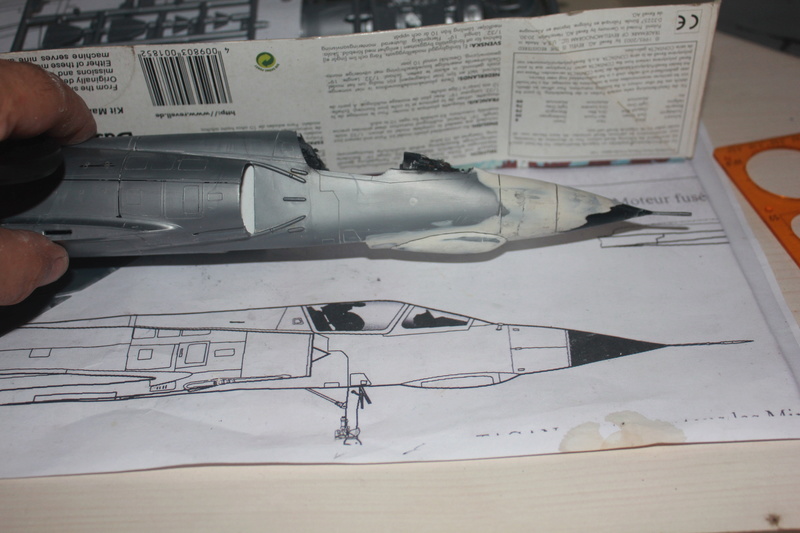 1/32  Mirage III E  Revell    FINI - Page 2 Img_1939