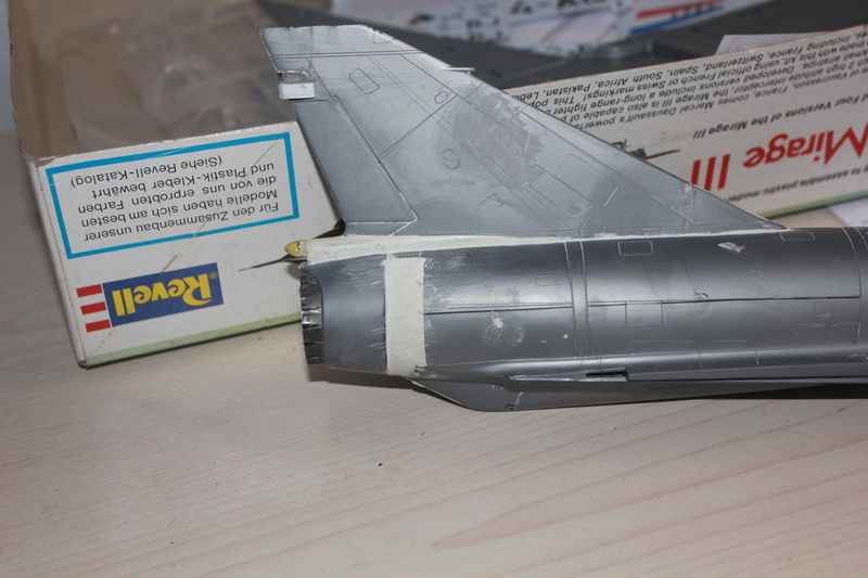 1/32  Mirage III E  Revell    FINI - Page 3 Img_1948