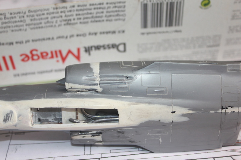 1/32  Mirage III E  Revell    FINI - Page 3 Img_1954