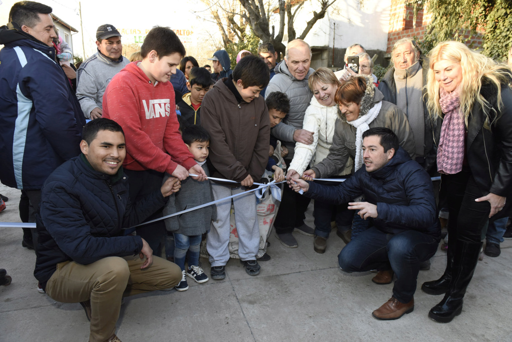 Malvinas Argentinas: Nardini inauguró nuevos pavimentos. _dsc5810