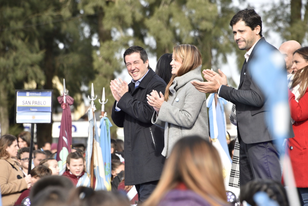 Malvinas Argentinas: 3 mil niños prometieron lealtad a la bandera Pb_610