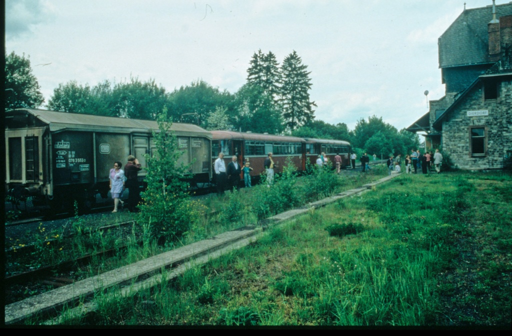 Bahn-Impressionen Dierdorf (Holzbachtalbahn) 19930515