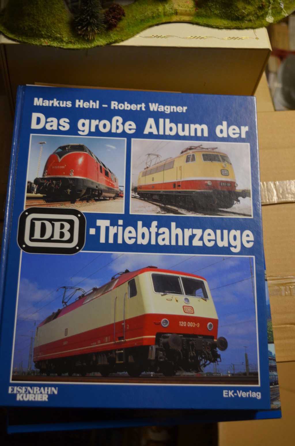 Buch Album der DB-Triebfahrzeuge zu verschenken 20211124