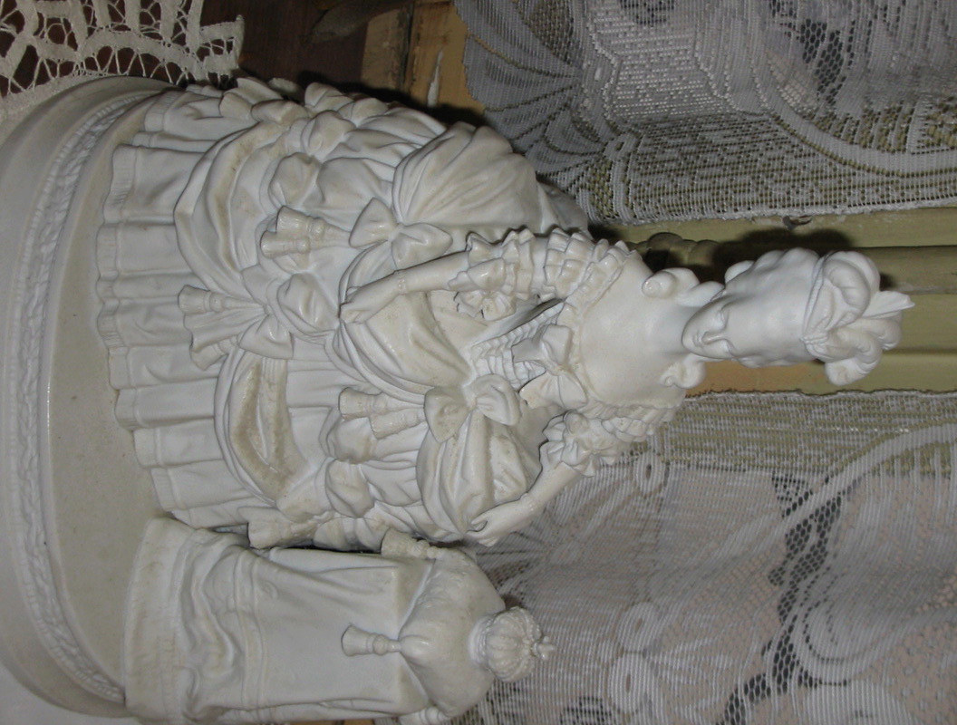 Marie-Antoinette : figurines en porcelaine Grand_14