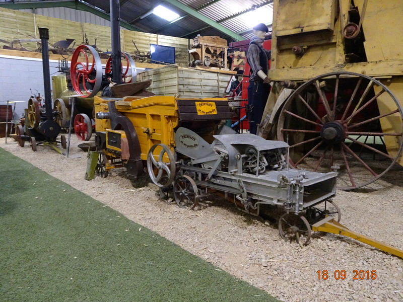 43 - St VINCENT :musée de tracteurs et matériels agricoles anciens (Haute Loire) Dsc00514