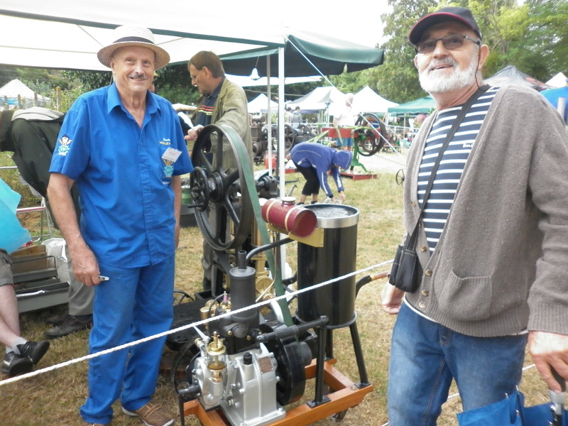 Le Moteur est dans le Pré.  Giverny 2016 3 et 4 Septembre P1000326