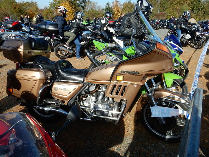 Puces motos à Bressuire  79300 Dscn5545