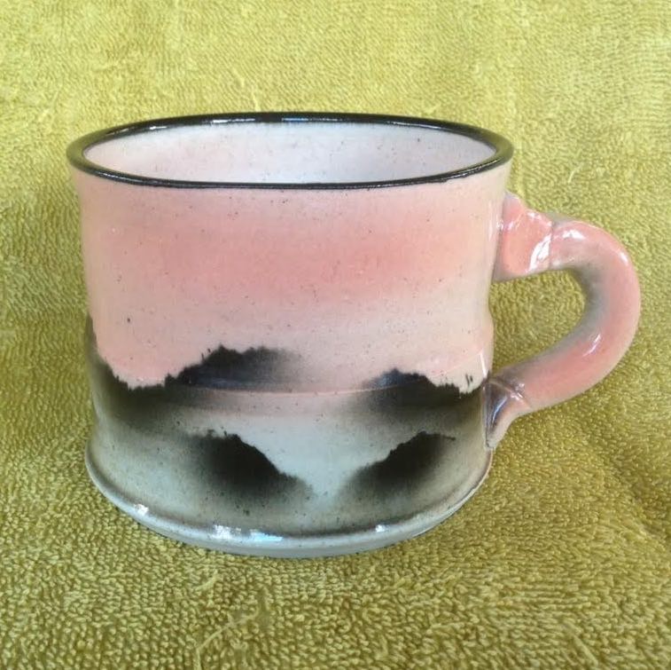 Who makes this moon view ware? It was made by Barry Paine Barrie11