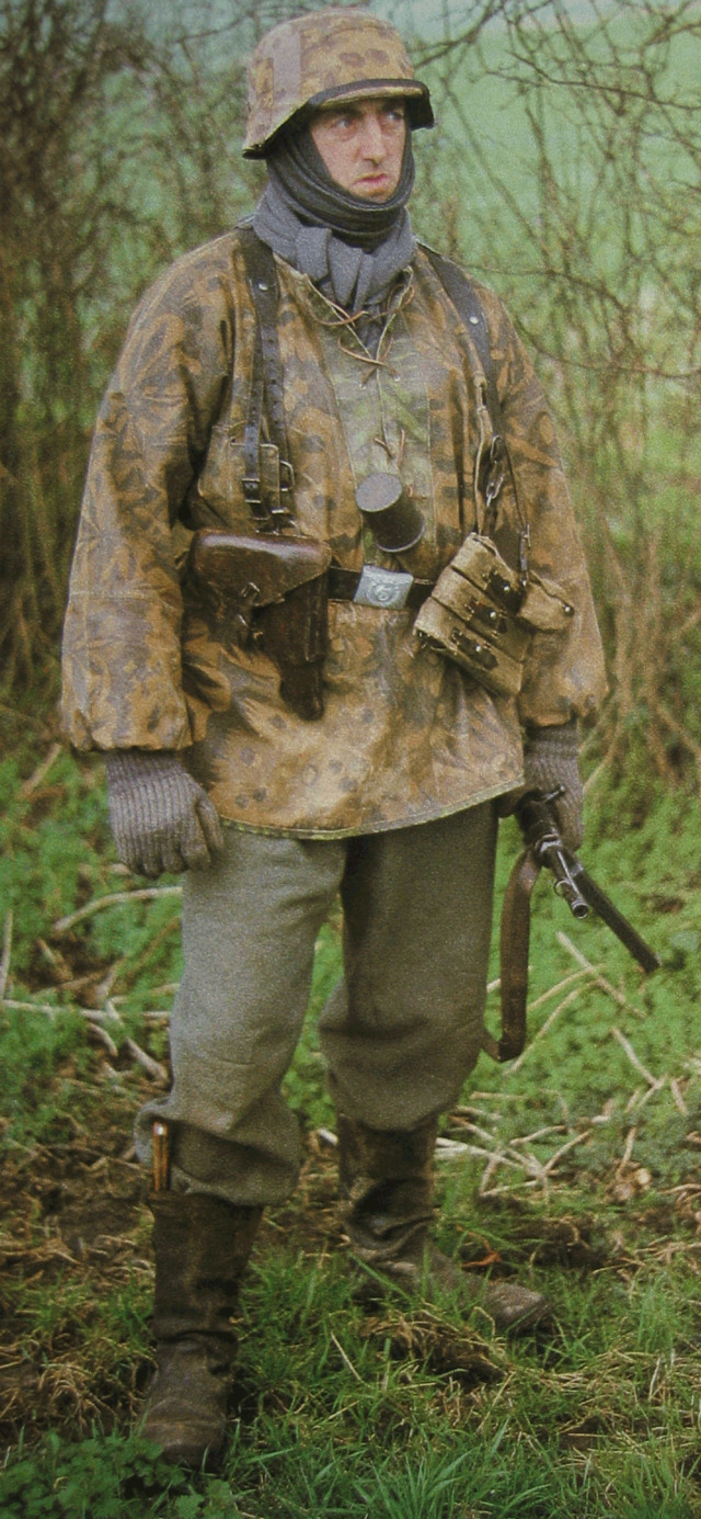 Koenigstiger Ardennes 22 décembre 1944. - Page 6 Waffen10