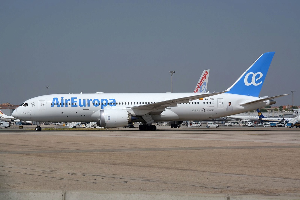 Madrid Barajas MAD - 16.8.2016 Ec-mih13