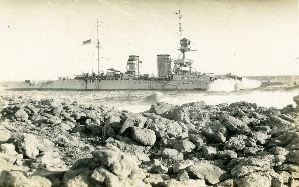 CROISEURS DE LA ROYAL NAVY ET DU COMMONWEALTH - Page 27 Raleig12