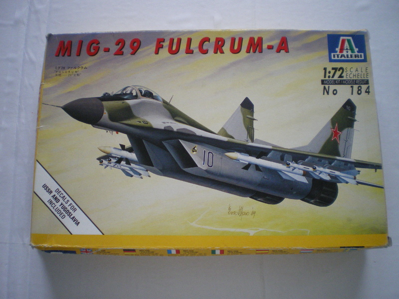 FINI [ITALERI] Mig 29 Fulcrum A (9-12) Moldave Imgp0010