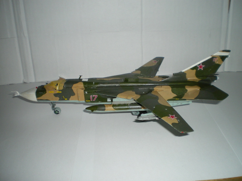 FINI [Dragon/Italeri] Sukhoi SU 24 Fencer C - Page 2 Imgp0157