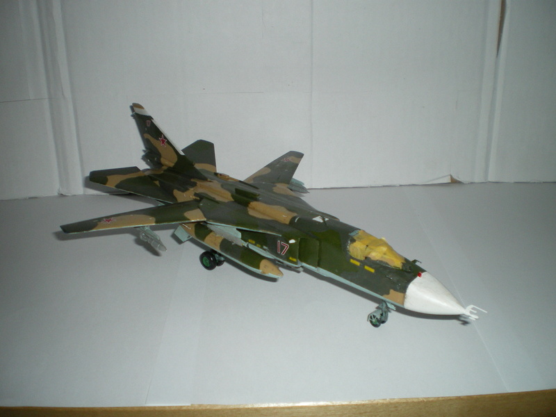 FINI [Dragon/Italeri] Sukhoi SU 24 Fencer C - Page 2 Imgp0160