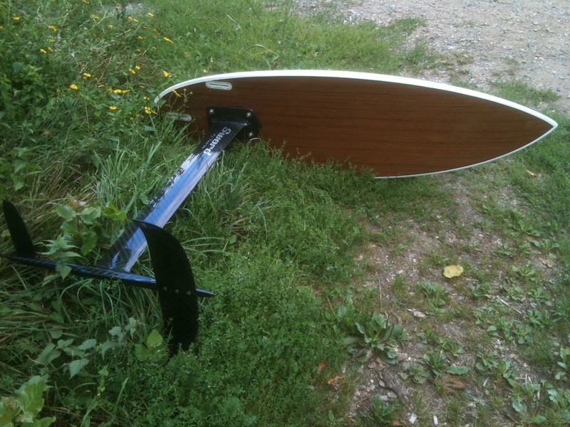 Cherche planche pour foil à platine 4 vis ou surfkite p Surfki10