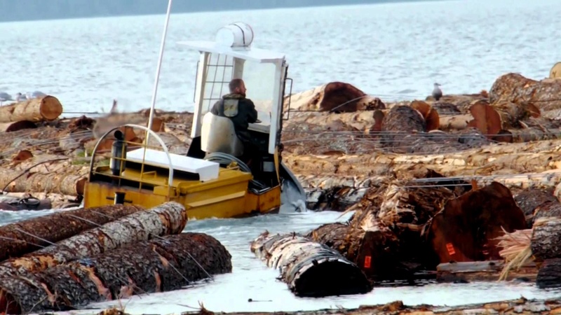 TRACES DE ROUILLE SUR UN BOOM BOAT Logpus10