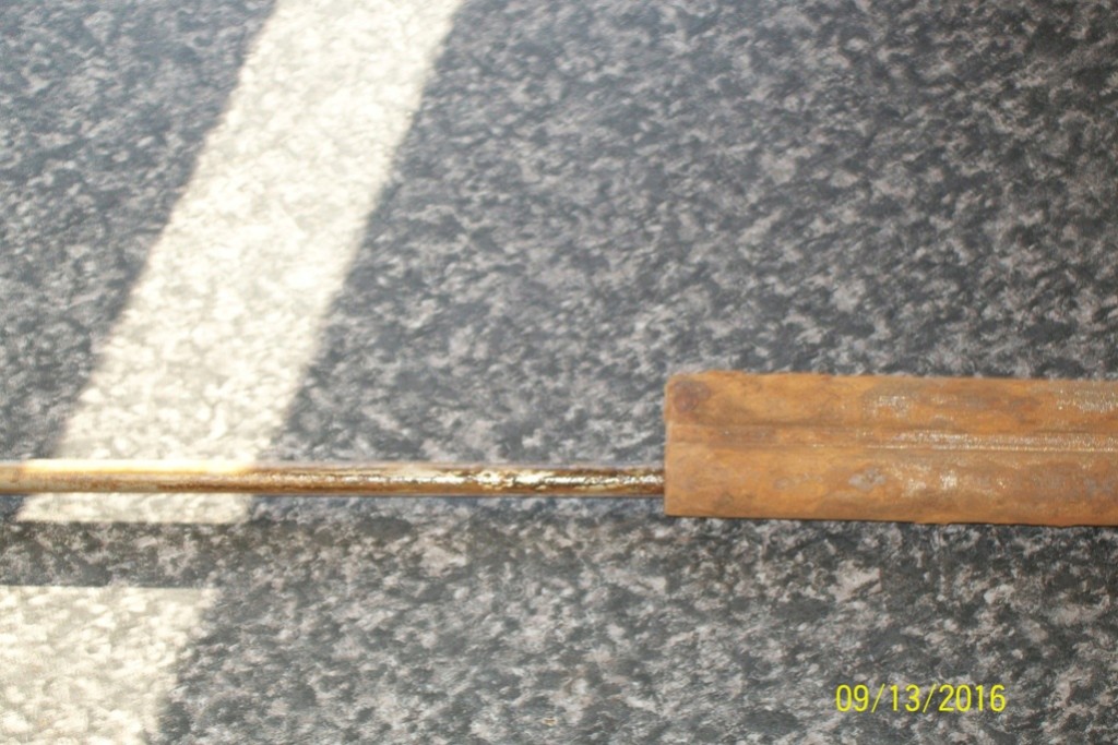 Reste de fusil retrouvé près d'un château dans les Ardennes  100_0615