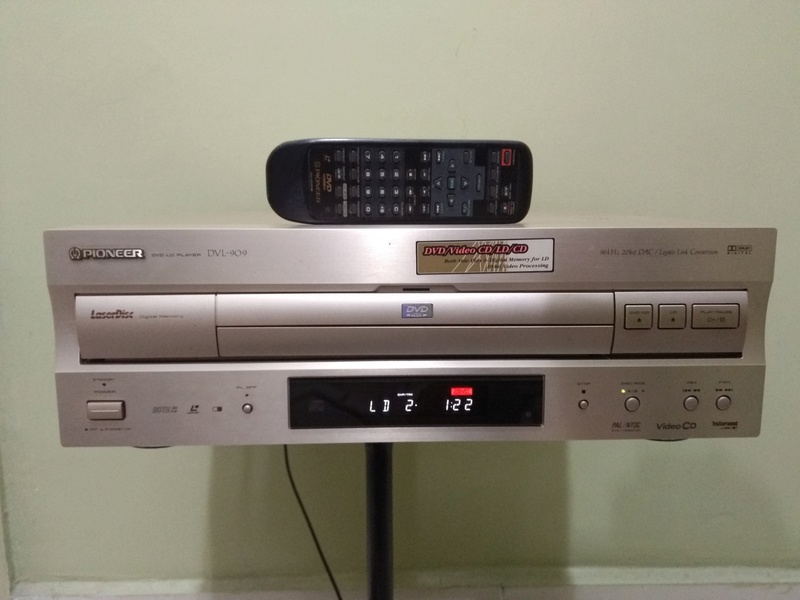 Pioneer DVL-909 CD transport Laser Disc Player Img_2103