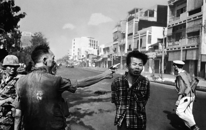Iconic Photographs - Page 2 Saigon10