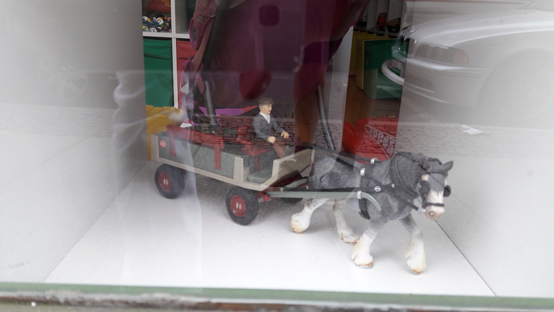 Shop for used animal figures by Schleich and other brands in LEIPZIG 20160818