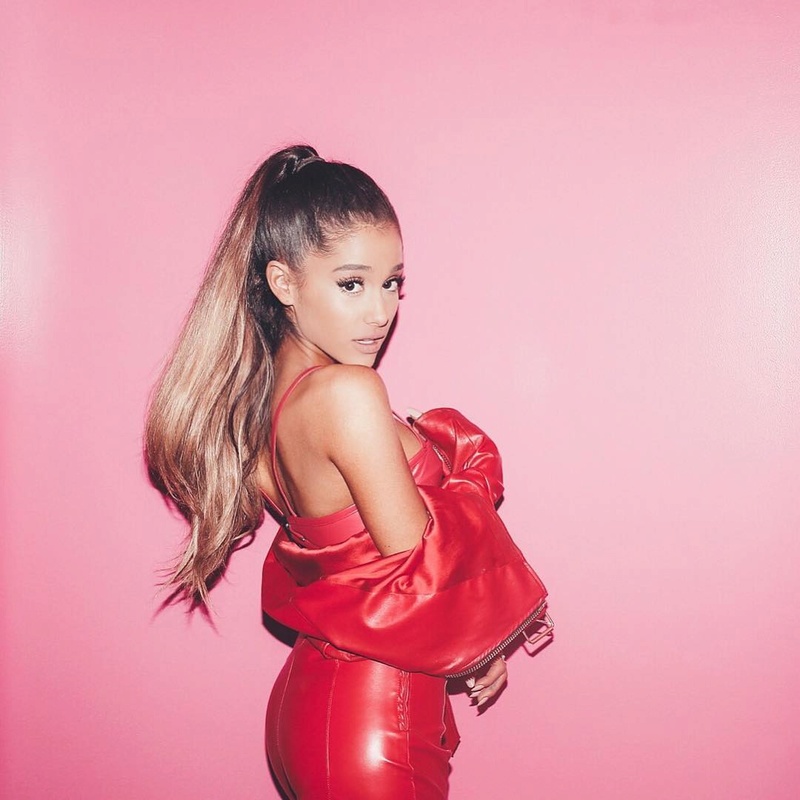 Ariana Grande Fotos 004-1010