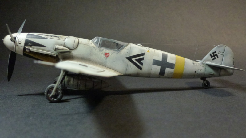 Bf 109 G-14 Hartmann - Academy 1/72  P1050614