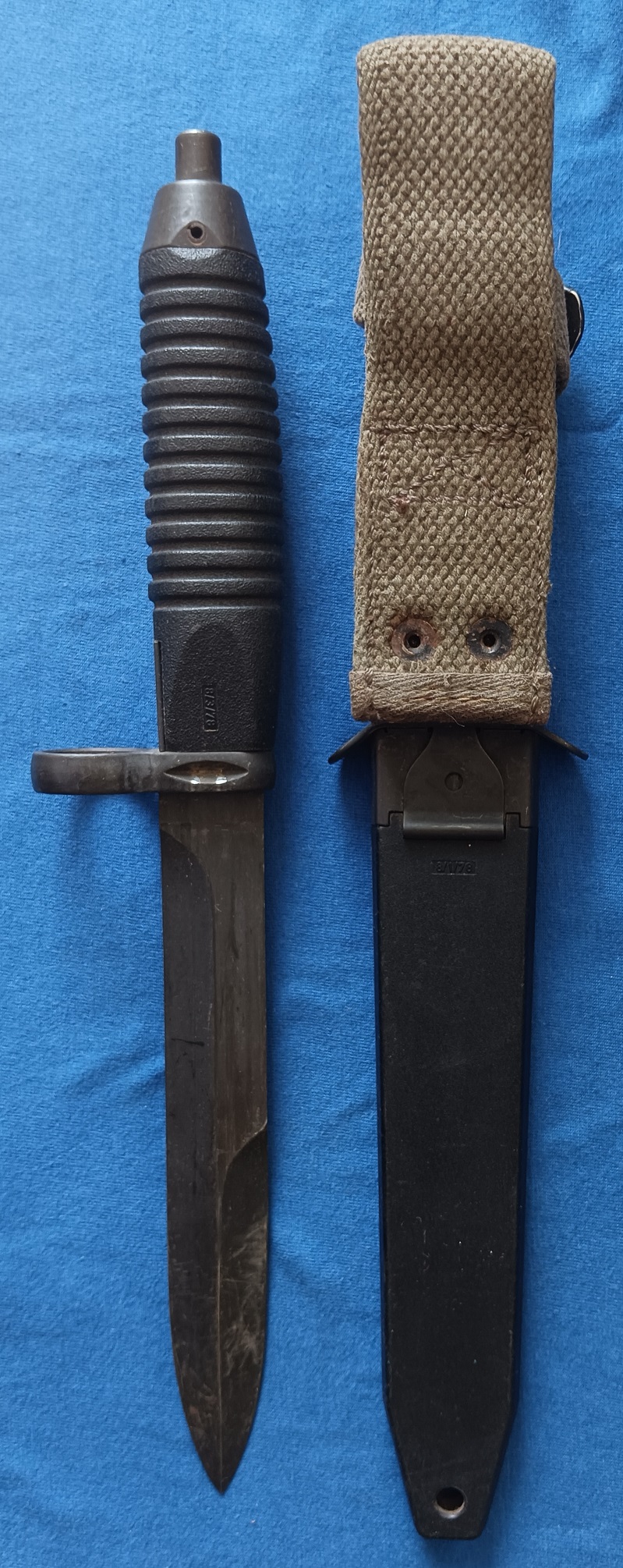 Couteau/baionnette post WW2 à identifier: C69