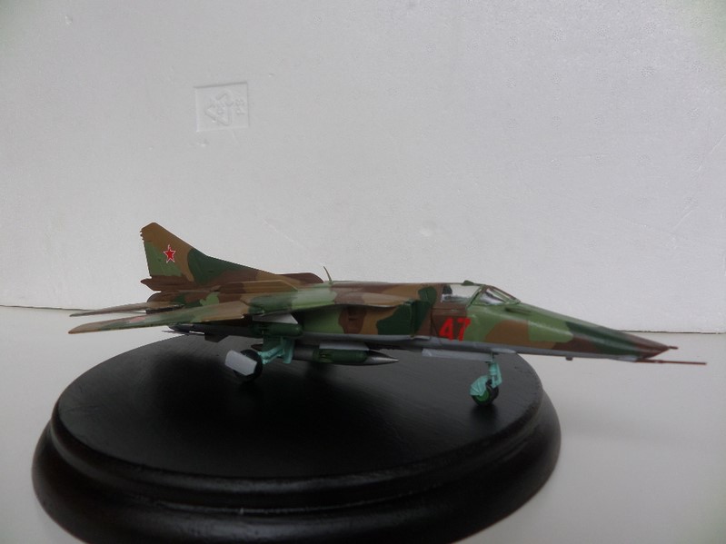 [Italeri] Mig 27  Mig_2712