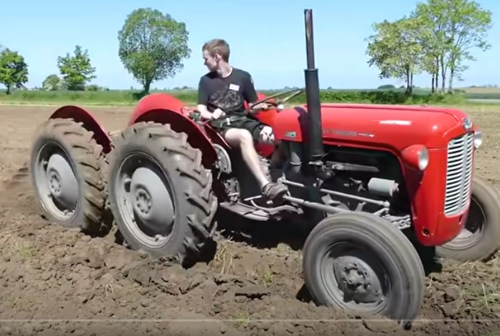 besoin de conseils pour achat d'un tracteur Captu155