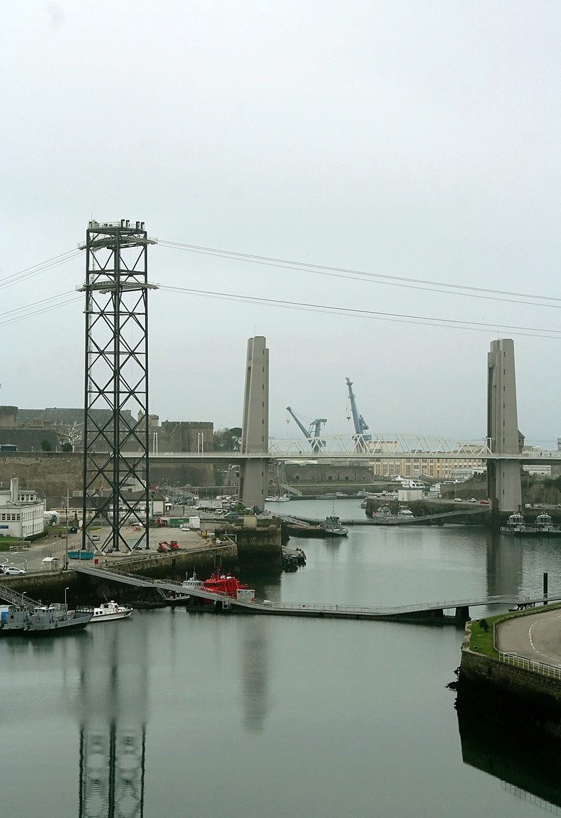 [Vie des ports] BREST Ports et rade - Volume 001 - Page 17 Tylyph10