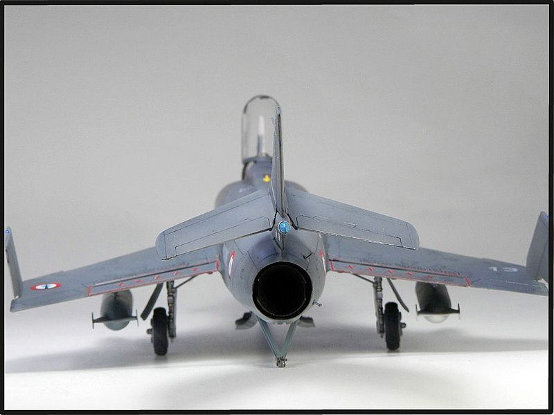 Etendard IVM - Heller au 1/48e Pa152526