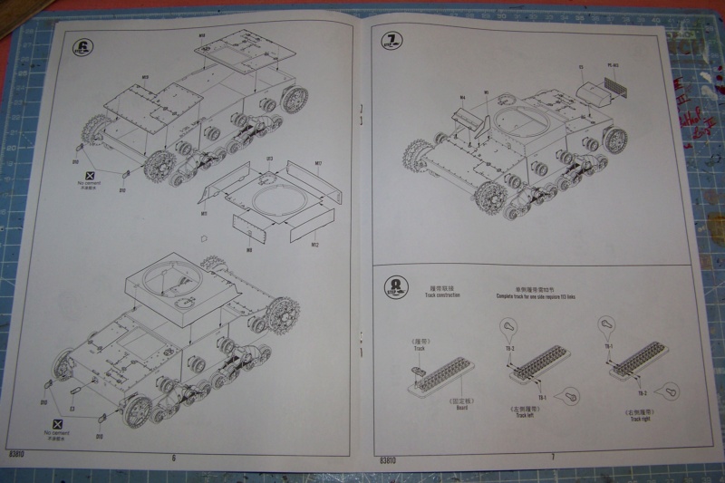  * 1/35 Fil rouge 2022 / CCCP   T-26 Bataille de l' Ebre  Hobby Boss     100_0791