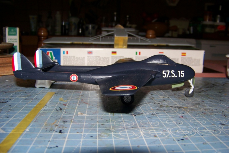 *1/48  De Havilland Vampire MKV       Trumpeter   - Page 2 100_1449