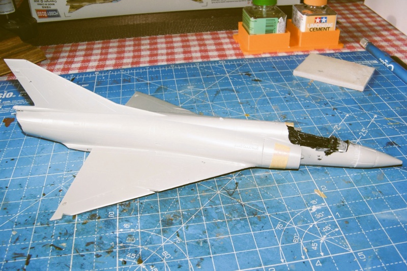 1/48 Mirage IIIC ( les Chevaliers du ciel ) Hobby Boss  100_5073