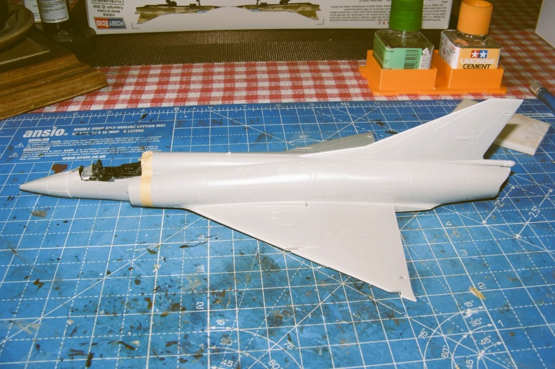 1/48 Mirage IIIC ( les Chevaliers du ciel ) Hobby Boss  100_5074