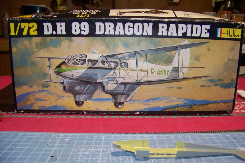 1/72 : DH 89 Dragon rapide Heller Fil rouge 2019 *** Terminé en pg 1 100_6830