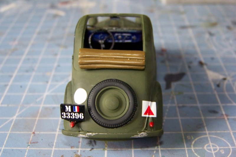 1/35 Simca 5 .40éme RANA 2éme DINA Tamiya FINI - Page 3 100_8252