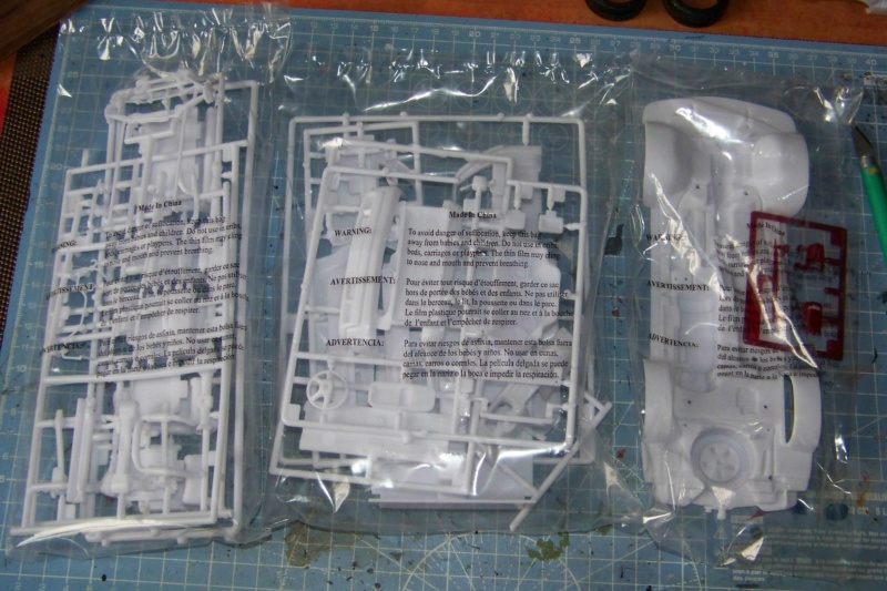 1/25 Cadillac Escalade Revell 100_8630