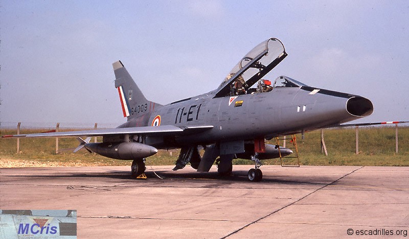 * 1/72     F100 Super Sabre    Hasegawa  F-100_11